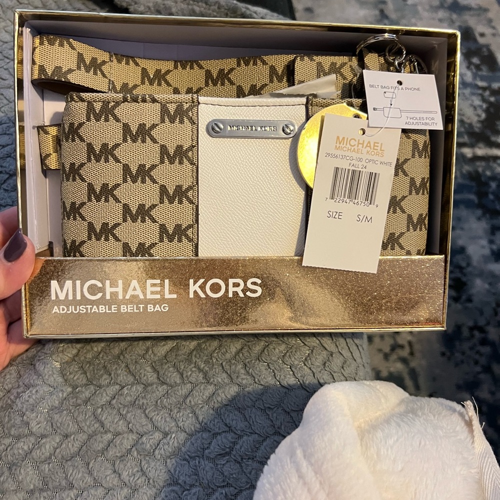 NWT Michael Kors Beige and White Belt Bag